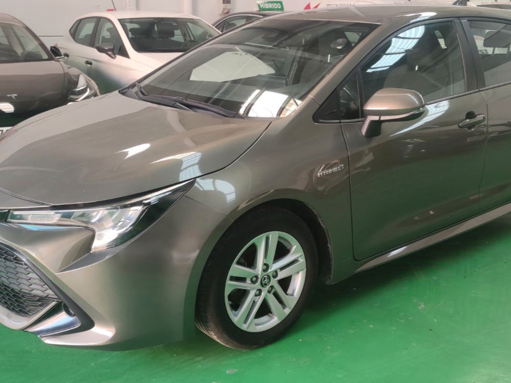 TOYOTA Corolla 1.8 125H BUSINESS ECVT